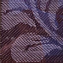 絲綢[用蠶絲或人造絲純織或交織而成的織品總稱]