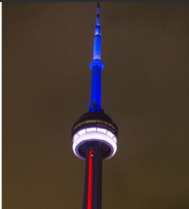 11月13日，位於多倫多的加拿大國家電視塔亮起象徵法國國旗顏色的藍、白、紅三色燈光，悼念巴黎襲擊遇難者