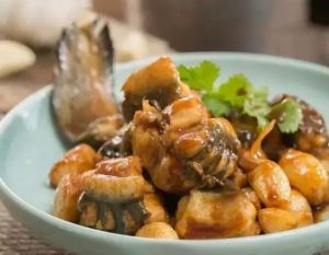 火腩燜大鱔 火腩燜大鱔