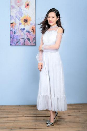 鄭嵐[中國內地女演員、導演、歌手]