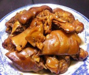 魷魚筒燜豬腳 魷魚筒燜豬腳