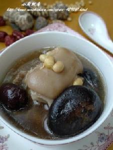 香菇黃豆煲豬手 香菇黃豆煲豬手
