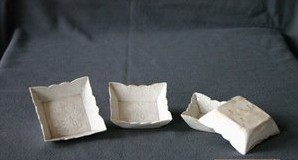 （圖）遼白釉印花方碟