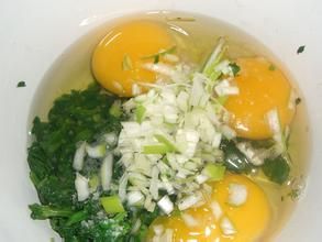 芹菜葉煎雞蛋 芹菜葉煎雞蛋