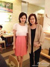 2013年台前與幕後的小龍女合影