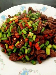 牛肉蒜苗 牛肉蒜苗