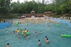 紫龍灣冰泉水世界 紫龍灣冰泉水世界