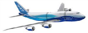 （圖）747-8的洲際型客機，與747-400相比，機身有兩段地方共延長約5.5米（灰色的部份）