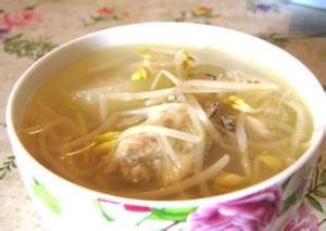 豆芽節瓜沙丁魚湯 豆芽節瓜沙丁魚湯