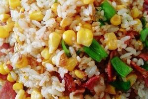 玉米培根炒飯 玉米培根炒飯