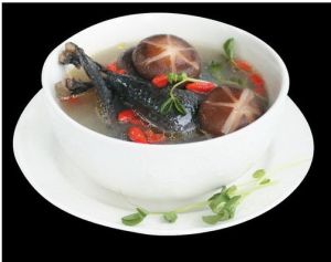 香菇枸杞煲烏雞