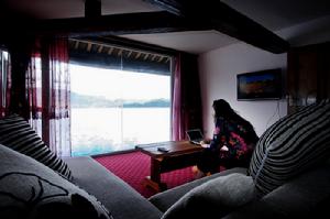 瀘沽湖女兒園客棧湖景房