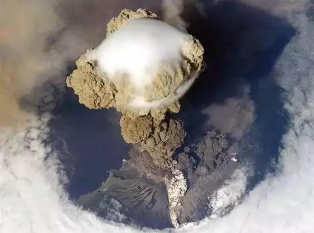 (核子彈試爆蘑菇雲。配圖)