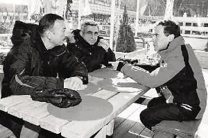 2011年3月5日，俄羅斯總統梅德韋傑夫(右)、亞塞拜然總統阿利耶夫(左)和亞美尼亞總統薩爾基相(中)在索契舉行會談，此次會談是梅德韋傑夫第8次調停納戈爾諾—卡拉巴赫衝突。
