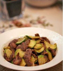 豬面肉炒西葫蘆 豬面肉炒西葫蘆