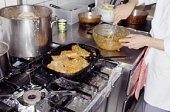 烹調用具和餐具污染