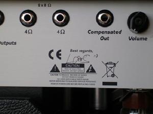 每台音箱都由一個人製作完成，製作者簽名。