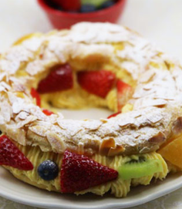 水果杏仁奶油花環泡芙