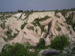 東卡德尼茲山脈