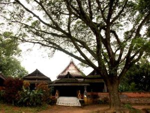 曼壩過村 曼壩過村