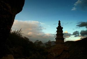 下寺石塔 下寺石塔