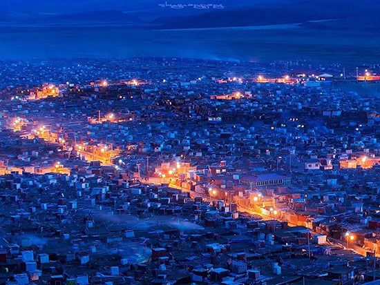 不去色達,就去亞青!它才是川西最後的紅色佛國!