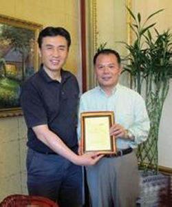 胡清[美國愛荷華州立大學商學院教授]