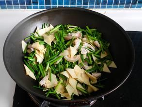 韭苔千張炒肉片 韭苔千張炒肉片