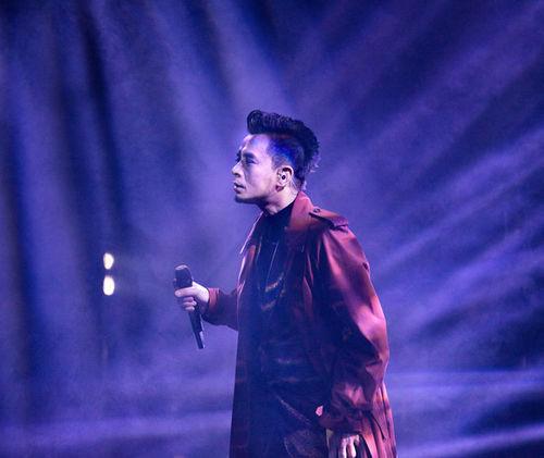 春光乍泄[中國香港黃耀明演唱歌曲]