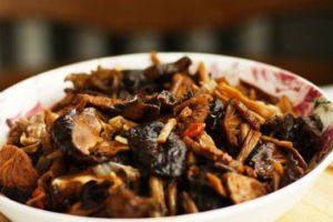 香菇雲耳蒸素雞 香菇雲耳蒸素雞