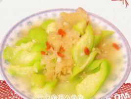 銀耳炒絲瓜 銀耳炒絲瓜