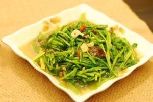 上湯皮蛋菠菜 上湯皮蛋菠菜