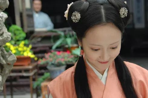 她潛伏在《紅樓夢》中擔負著重要任務,卻被高鶚寫丟了 她潛伏在《紅樓夢》中擔負著重要任務,卻被高鶚寫丟了