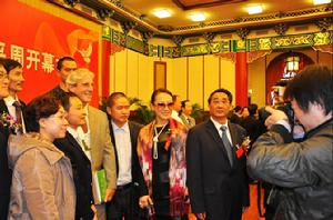 柴文達(右二)在京與嘉賓們親切合影留念