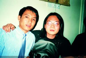1999年10月，與廖偉棠在廣州某詩歌朗誦會上