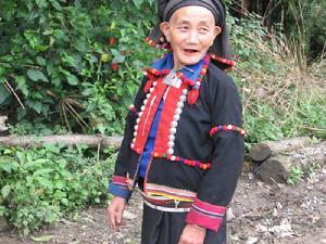 （圖）民族服飾