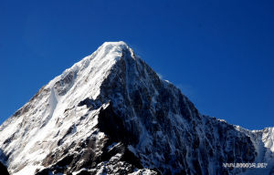 隱海子近景（觀察點：東北山脊埡口）