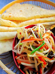 薄餅卷銀芽三絲 薄餅卷銀芽三絲