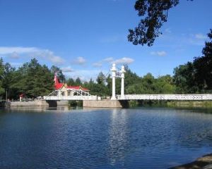 扎蘭屯吊橋公園