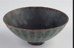 青釉蓮瓣紋瓷碗 青釉蓮瓣紋瓷碗