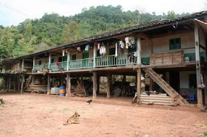 雲南省勐臘縣尚勇鎮龍門村委會南滿村民居