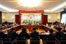 賈廷亮在座談會上發言