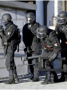 反恐特警 反恐特警