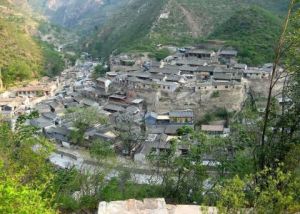 川底下村 川底下村