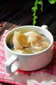 白芷芋頭豬蹄湯 白芷芋頭豬蹄湯