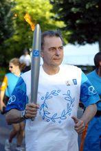 雅克&middot;羅格出任2004年雅典奧運會火炬手