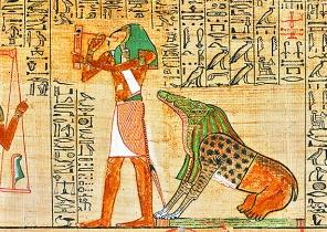 噬者的代表，它靜靜地守候在天平的旁邊，將會推掉那些有罪者的心臟