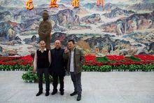 和撫州作協副主席岩泉，詩人歐陽昱合影