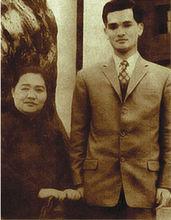 青年連戰與母親趙蘭坤