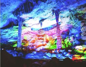 世紀冰川靈佛洞 世紀冰川靈佛洞